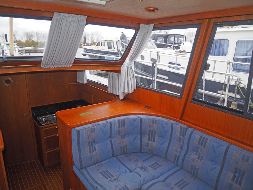 Saloon, Accommodation